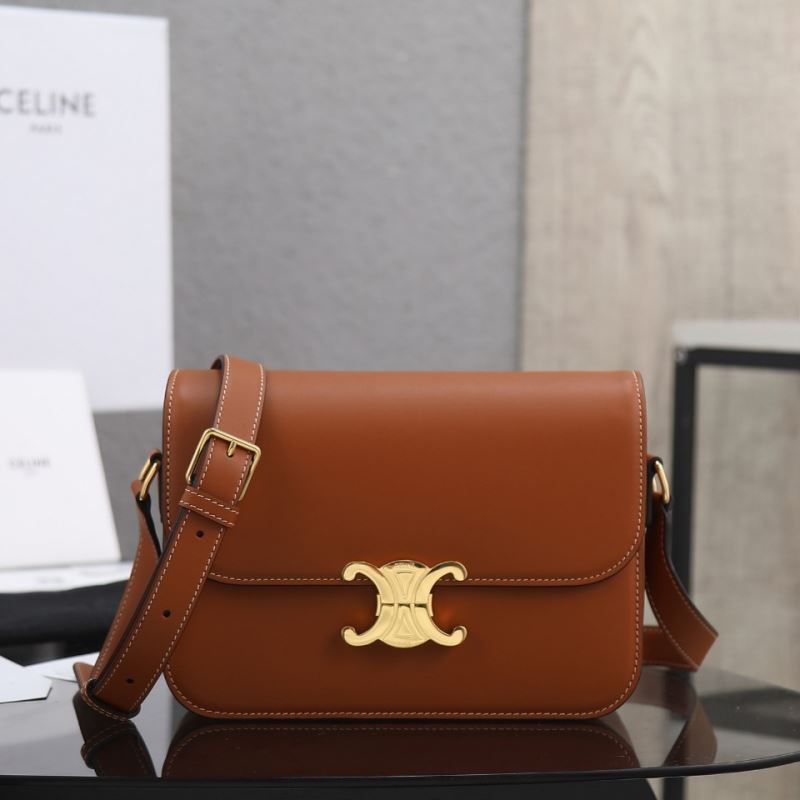 Ce1i*e triomphe bags